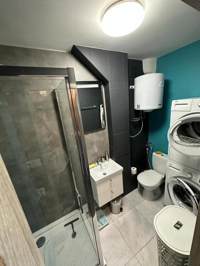 Ommpbooking Wspolna Lazienka Częstochowa Extérieur photo